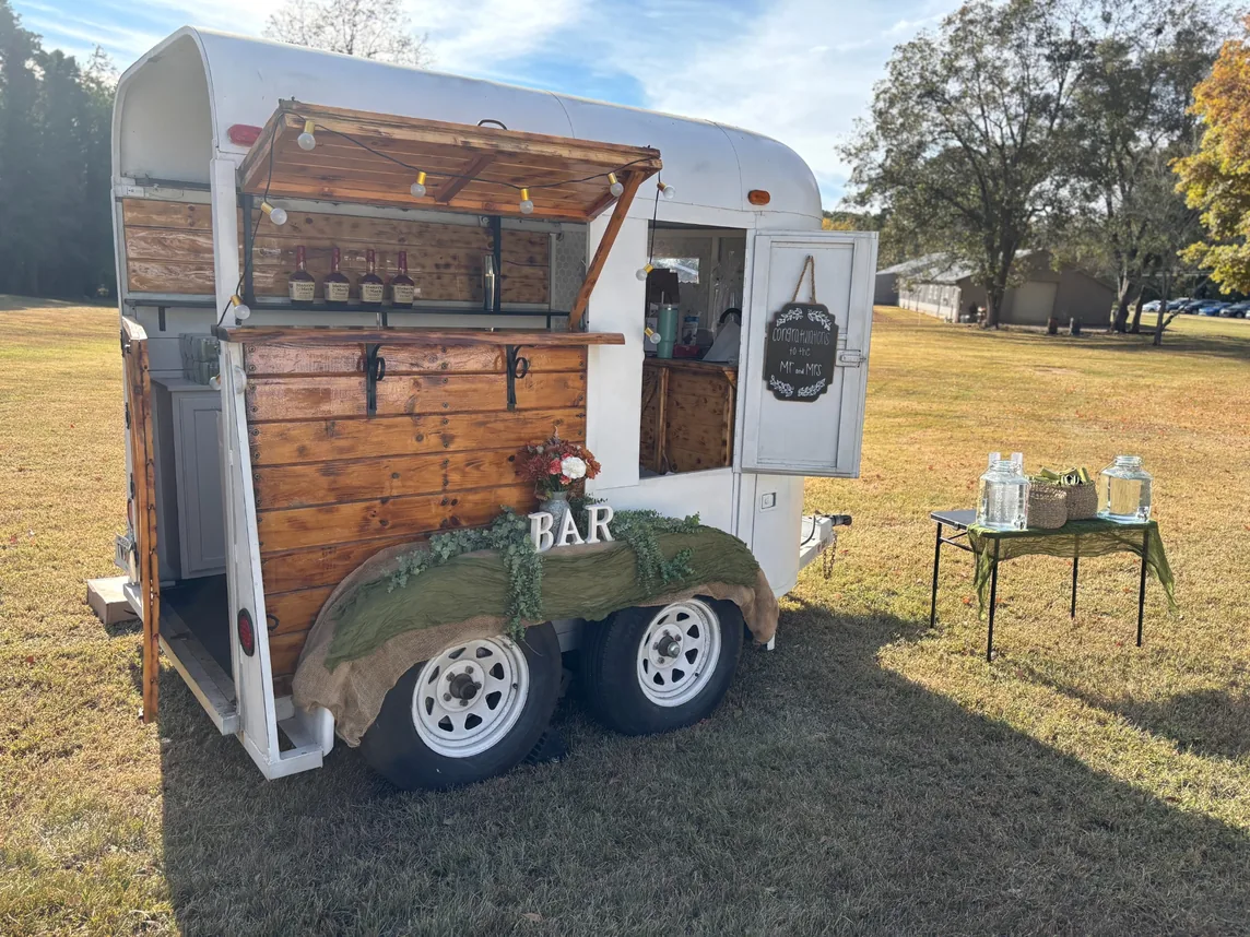 Clear Your Schedule mobile bar service at an event